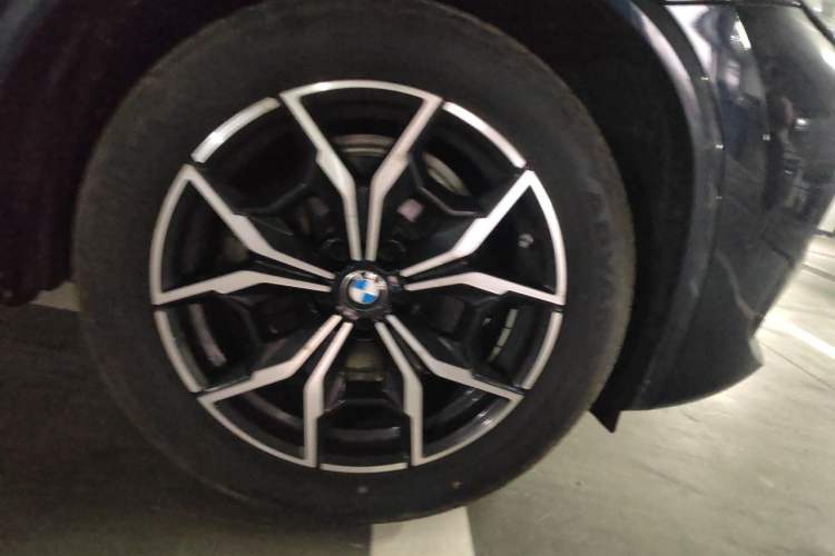 Used BMW X3 2022 xDrive25i M Sport Package Right Front Wheel Hub