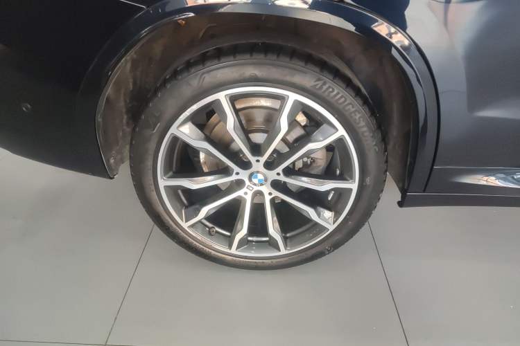 Used BMW X3 2022 Second Facelift xDrive30i Leading Edition M Night Sky Package Right Rear Wheel Hub