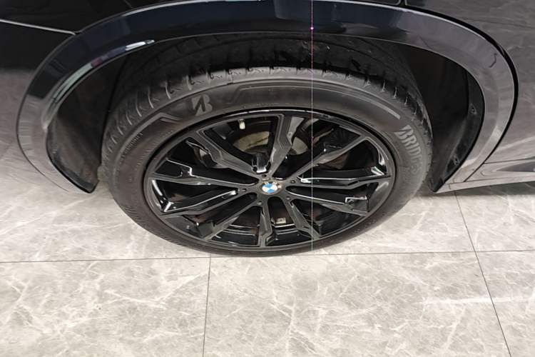 Used BMW X3 2022 Restyled xDrive30i Luxury Edition M Night Sky Package Right Rear Wheel Hub