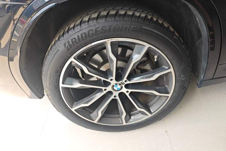 Used BMW X3 2022 Second Facelift xDrive30i Leading Edition M Night Sky Package Right Rear Wheel Hub