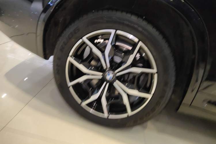 Used BMW X3 2022 Restyled xDrive25i M Sport Package Right Rear Wheel Hub