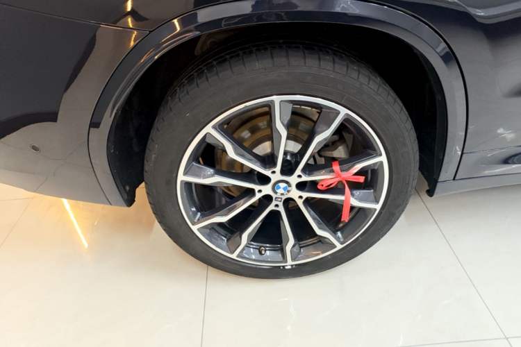 Used BMW X3 2022 Second Facelift xDrive30i Leading Edition M Night Sky Package Right Rear Wheel Hub