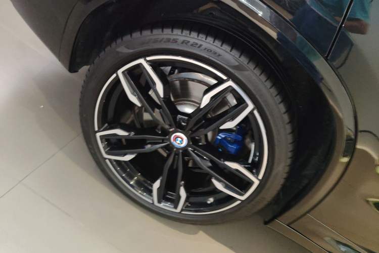 Used BMW X3 2022 M40i Right Rear Wheel Hub