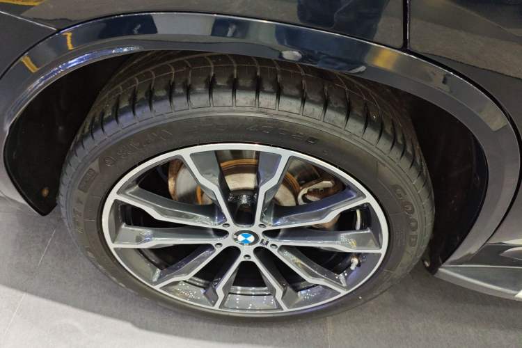 Used BMW X3 2022 Second Facelift xDrive30i Leading Edition M Night Sky Package Right Rear Wheel Hub