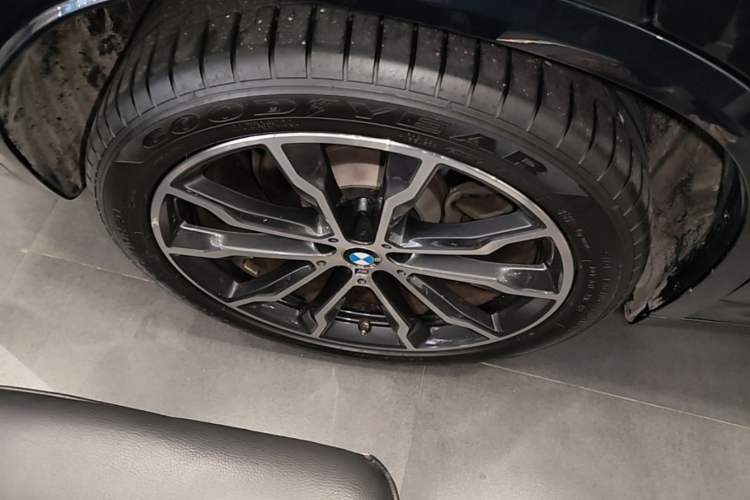 Used BMW X3 2022 xDrive30i Luxury Model M Night Sky Package Right Rear Wheel Hub