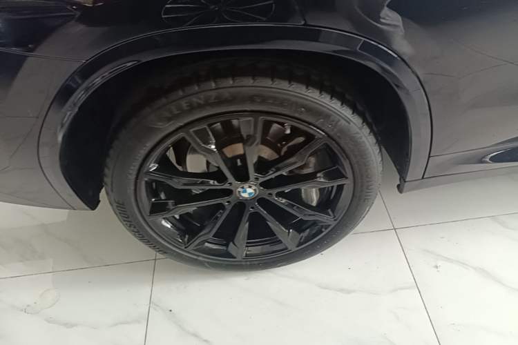 Used BMW X3 2022 Second Facelift xDrive30i Luxury Edition M Night Sky Package Right Rear Wheel Hub