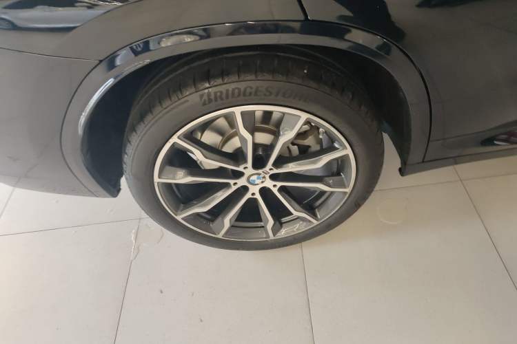 Used BMW X3 2022 Second Facelift xDrive30i Leading Edition M Night Sky Package Right Rear Wheel Hub