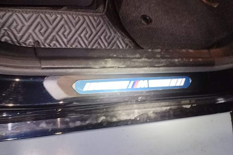 Used BMW X3 2022 xDrive30i Luxury Model M Night Sky Package Right Side Sill