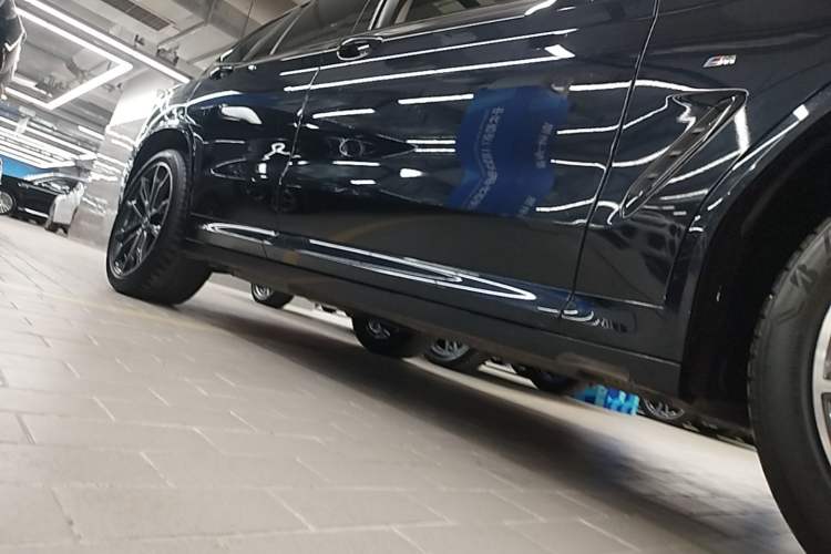 Used BMW X3 2022 Facelift xDrive30i Luxury Edition M Night Edition Package Right Side Sill