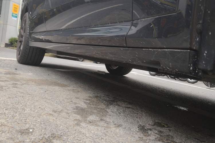 Used BMW X3 2022 Second Facelift xDrive30i Leading Edition M Night Sky Package Right Side Sill