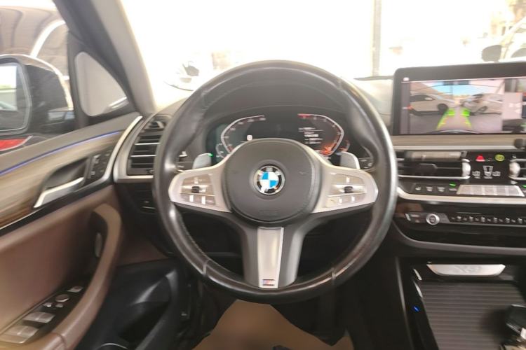 Used BMW X3 2022 Second Facelift xDrive30i Leading Edition M Night Sky Package Steering Wheel