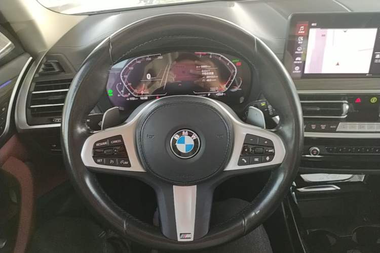 Used BMW X3 2022 Second Facelift xDrive30i Leading Edition M Night Sky Package Steering Wheel