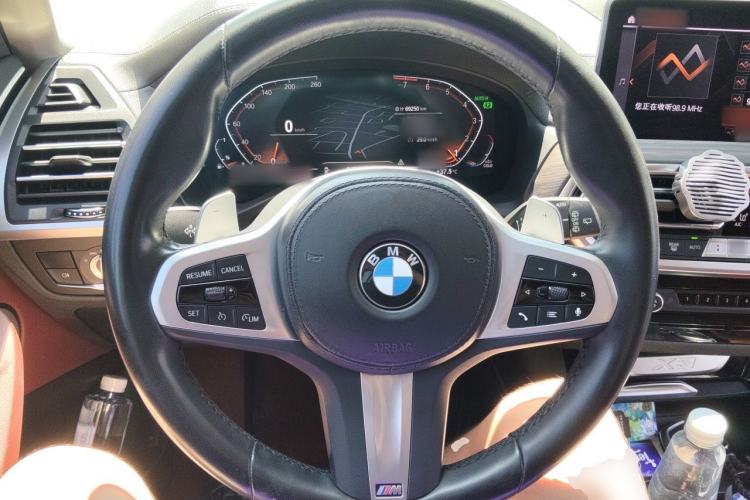 Used BMW X3 2022 Second Facelift xDrive30i Leading Edition M Night Sky Package Steering Wheel