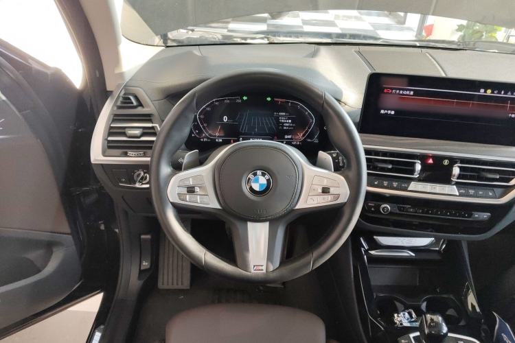 Used BMW X3 2022 Second Facelift xDrive30i Leading Edition M Night Sky Package Steering Wheel