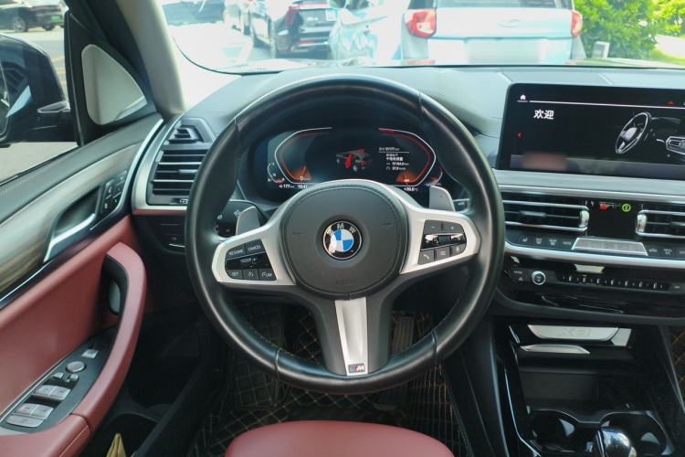 Used BMW X3 2022 Second Facelift xDrive30i Leading Edition M Night Sky Package Steering Wheel