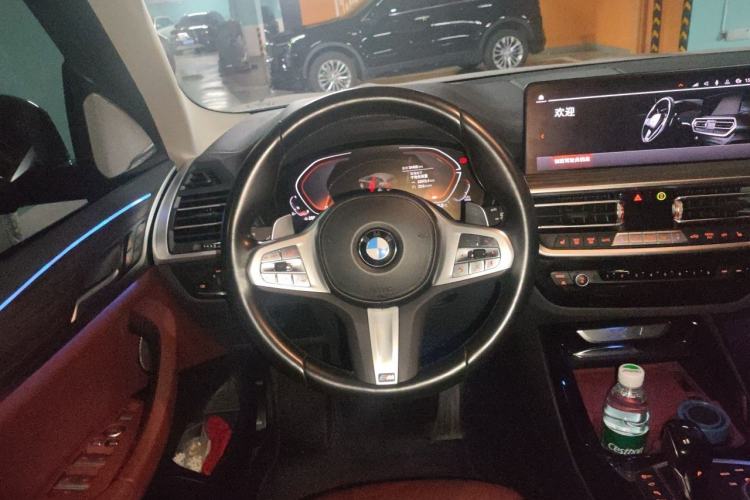 Used BMW X3 2022 Second Facelift xDrive30i Leading Edition M Night Sky Package Steering Wheel