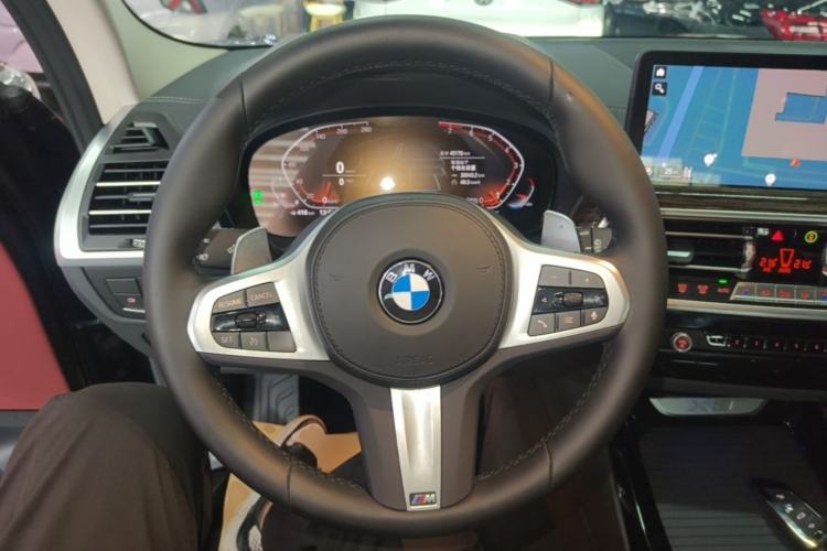 Used BMW X3 2022 xDrive30i Luxury Model M Night Sky Package Steering Wheel
