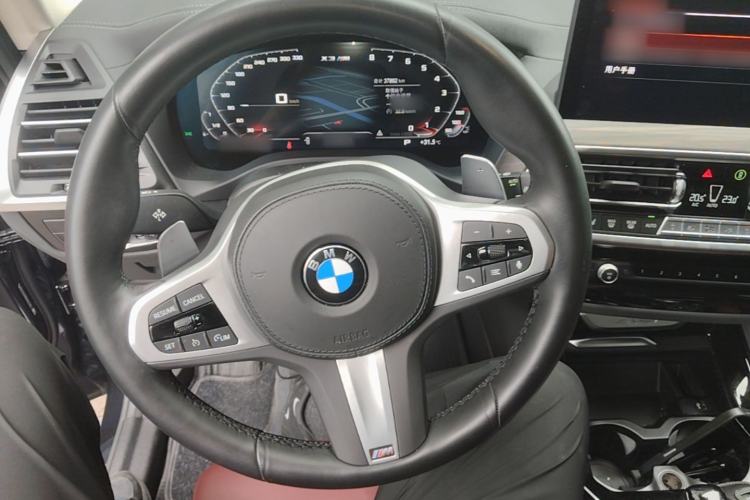 Used BMW X3 2022 Second Facelift xDrive30i Leading Edition M Night Sky Package Steering Wheel