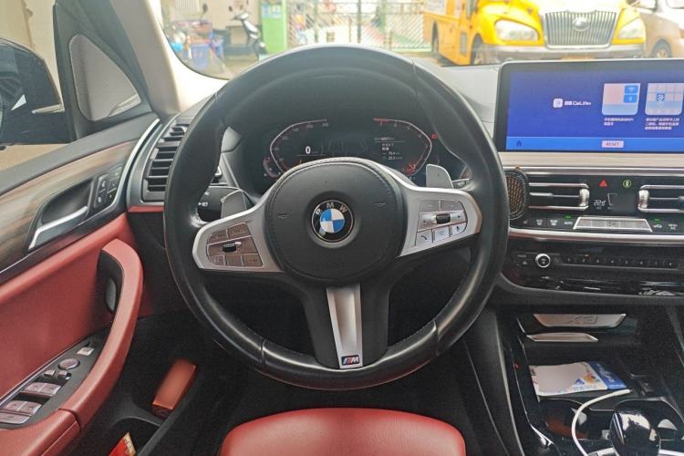 Used BMW X3 2022 Second Facelift xDrive30i Leading Edition M Night Sky Package Steering Wheel