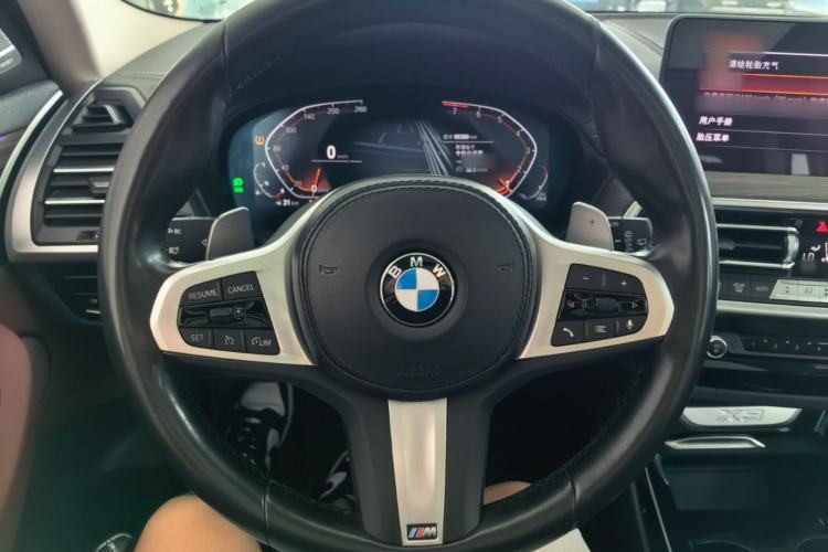 Used BMW X3 2022 Second Facelift xDrive30i Leading Edition M Night Sky Package Steering Wheel