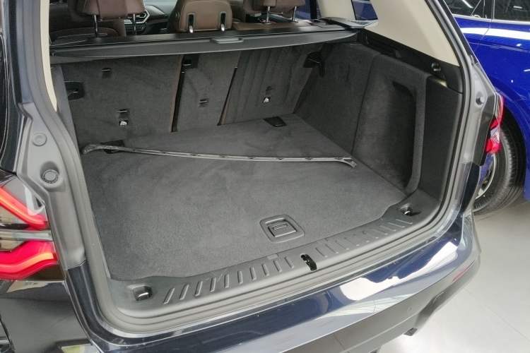 Used BMW X3 2022 Second Facelift xDrive30i Leading Edition M Night Sky Package Trunk