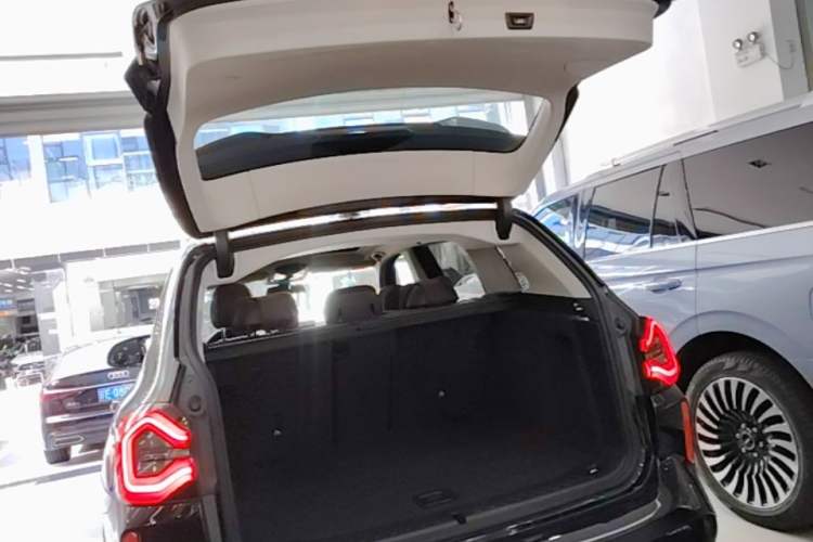 Used BMW X3 2022 xDrive25i M Sport Package Trunk