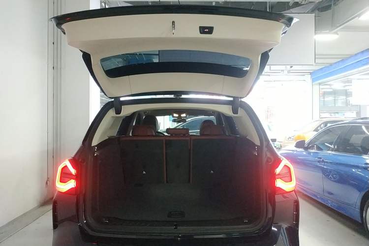 Used BMW X3 2022 xDrive25i M Sport Package Trunk