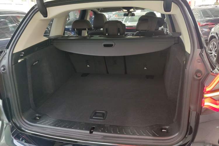 Used BMW X3 2022 xDrive25i M Sport Package Trunk
