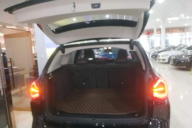 Used BMW X3 2022 xDrive25i M Sport Package Trunk