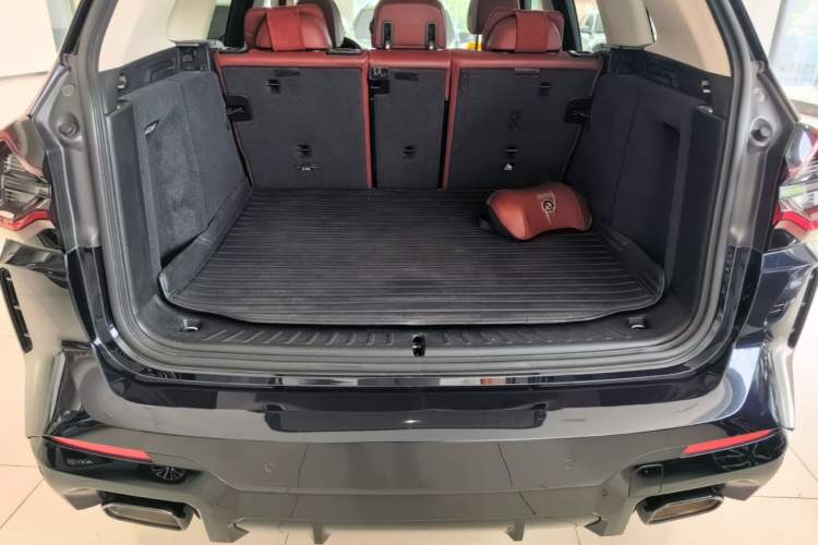 Used BMW X3 2022 Second Facelift xDrive30i Leading Edition M Night Sky Package Trunk
