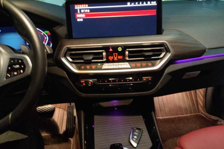 Used BMW X3 2022 Facelift xDrive30i Luxury Edition M Night Edition Package Audio And AC Panel