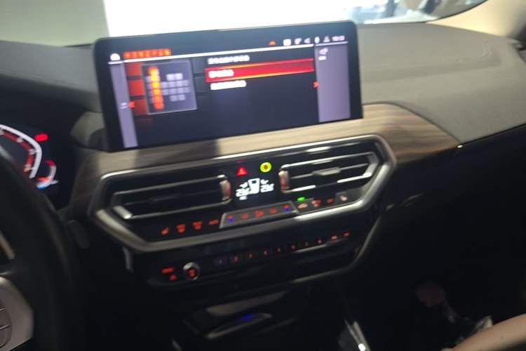Used BMW X3 2022 Facelift xDrive30i Luxury Edition M Night Edition Package Audio And AC Panel