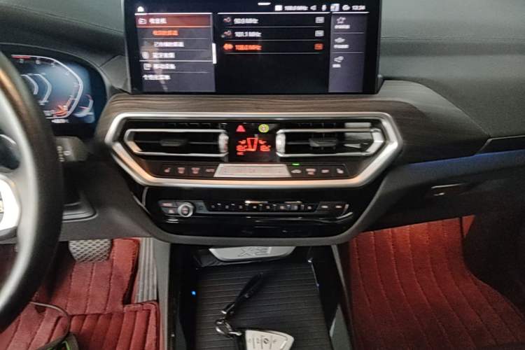 Used BMW X3 2022 Second Facelift xDrive30i Leading Edition M Night Sky Package Audio And AC Panel