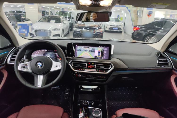 Used BMW X3 2022 Second Facelift xDrive30i Leading Edition M Night Sky Package Center Console