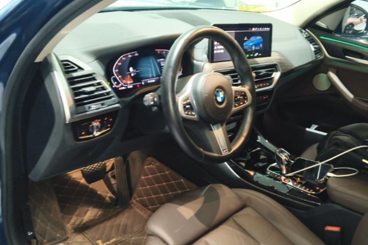 Used BMW X3 2022 xDrive30i Luxury Model M Night Sky Package Center Console