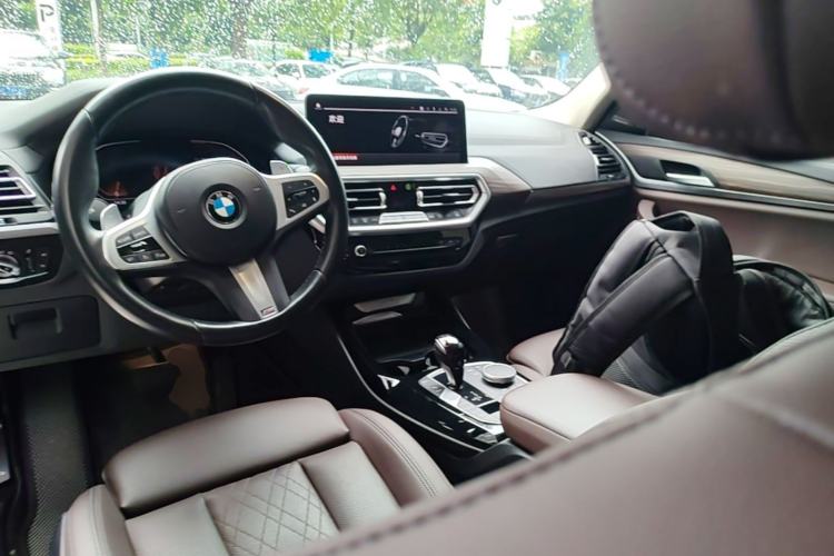 Used BMW X3 2022 xDrive30i Luxury Model M Night Sky Package Center Console