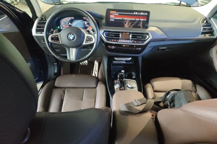 Used BMW X3 2022 Second Facelift xDrive30i Leading Edition M Night Sky Package Center Console