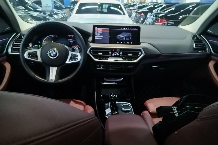 Used BMW X3 2022 xDrive30i Luxury Model M Night Sky Package Center Console