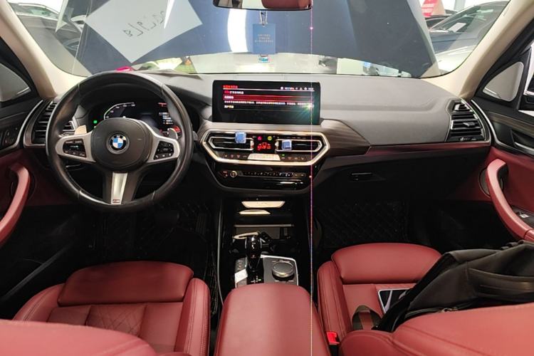 Used BMW X3 2022 Second Facelift xDrive30i Leading Edition M Night Sky Package Center Console