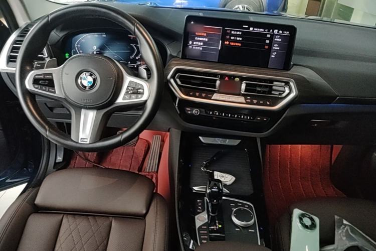 Used BMW X3 2022 Second Facelift xDrive30i Leading Edition M Night Sky Package Center Console