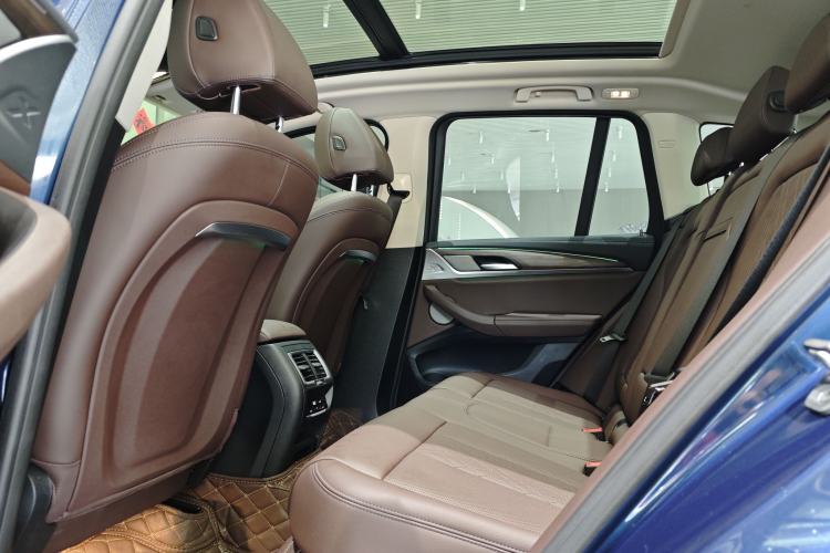 Used BMW X3 2022 xDrive30i Luxury Model M Night Sky Package Interior 11