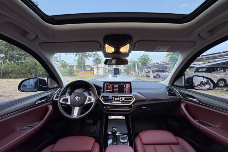 Used BMW X3 2022 Second Facelift xDrive30i Leading Edition M Night Sky Package Interior 2