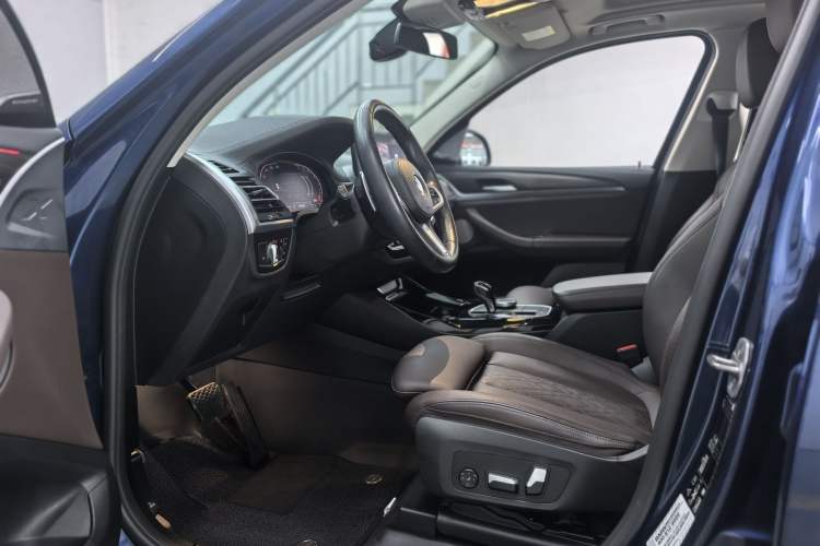 Used BMW X3 2022 xDrive30i Luxury Model M Night Sky Package Interior 3