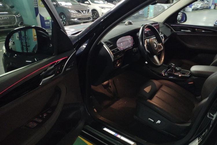 Used BMW X3 2022 xDrive25i M Sport Package Interior 3