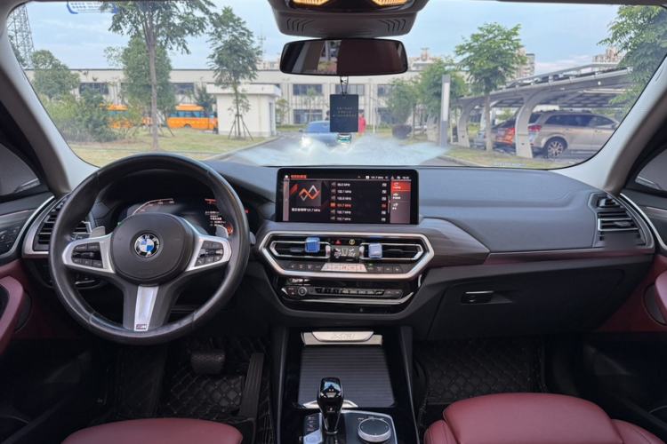 Used BMW X3 2022 Second Facelift xDrive30i Leading Edition M Night Sky Package Interior 3