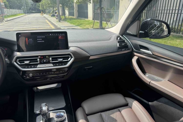 Used BMW X3 2022 xDrive30i Luxury Model M Night Sky Package Interior 5