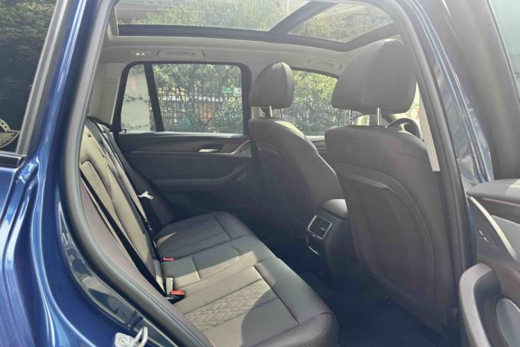Used BMW X3 2022 xDrive30i Luxury Model M Night Sky Package Interior 6