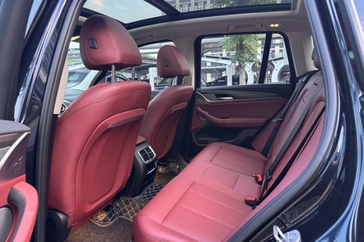 Used BMW X3 2022 Second Facelift xDrive30i Leading Edition M Night Sky Package Interior 6