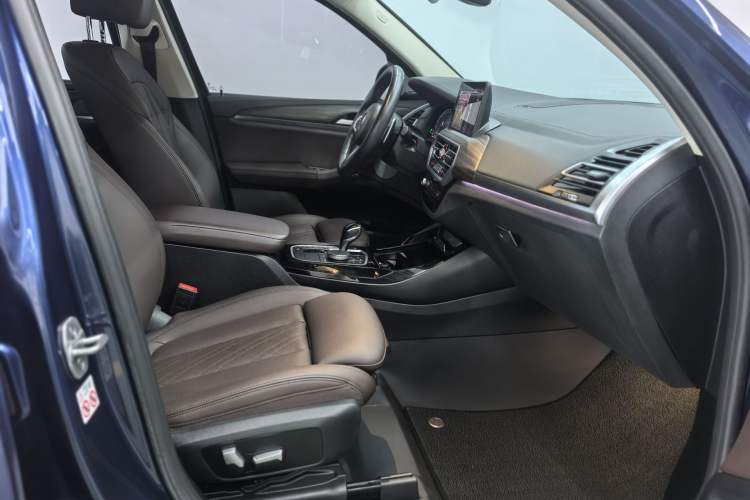 Used BMW X3 2022 xDrive30i Luxury Model M Night Sky Package Interior 7
