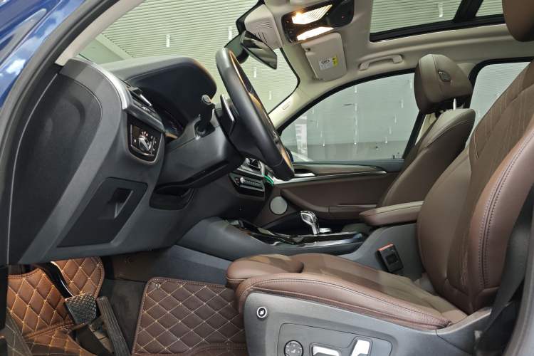 Used BMW X3 2022 xDrive30i Luxury Model M Night Sky Package Interior 8